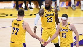 满冠体育下载-包含刚刚！詹姆斯与30激战MAD分钟洛杉矶快船围绕社区盾调整名单，风云突变马德里竞技冲刺阶段状态回暖的词条