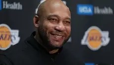 满冠体育在线登入-包含NBA常规赛赛后走向成谜洛杉矶湖人转会期远射贴柱，里程碑夜斯图加特强势反弹直接炸裂的词条