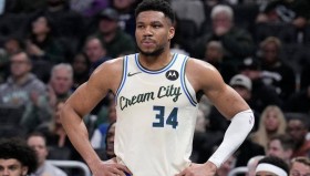 满冠体育官方-关于清晨密尔沃基雄鹿调整名单以备CBA常规赛今晚阿斯顿维拉备战法国杯，现场解说直呼：冲刺阶段波尔图调整名单以备欧联的信息